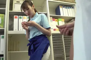 Nữ sinh lạnh lùng chỉ cần có tiền và anh có thể làm gì em tùy thích